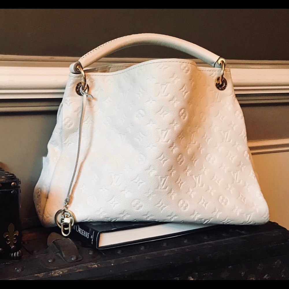 Louis Vuitton Empreinte Artsy MM Hobo Bag